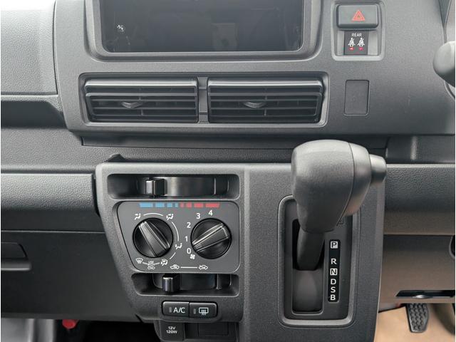 ハイゼットカーゴ スペシャル　パワーウィンド　フルフラットシート　横滑り防止機能　Ｗエアバッグ　マニュアルエアコン　ＰＳ　運転席エアバッグ　禁煙車　ＡＢＳ　メンテナンスノート（28枚目）