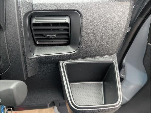 ハイゼットカーゴ スペシャル　パワーウィンド　フルフラットシート　横滑り防止機能　Ｗエアバッグ　マニュアルエアコン　ＰＳ　運転席エアバッグ　禁煙車　ＡＢＳ　メンテナンスノート（31枚目）