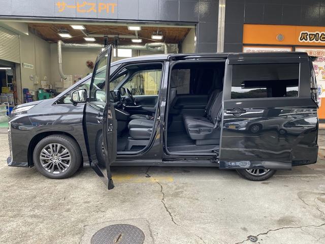 ヴォクシー Ｓ－Ｇ　コネクティッドナビ対応ディスプレイオーディオ　ＥＴＣ　前方ドラレコ　後席エアコン　クルーズコントロール　電動パーキングブレーキ　オートホールド　ＬＥＤヘッドライト　オートライト　片側パワースライドドア（8枚目）