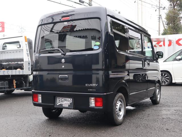 エブリイ ＰＣリミテッド　パートタイム４ＷＤ（後輪駆動ベース）！インパネ５速ＭＴ車！純正オーディオ！ＣＤ！キーレス！スペアキー有！純正フロアマット！ワンオーナー！（5枚目）