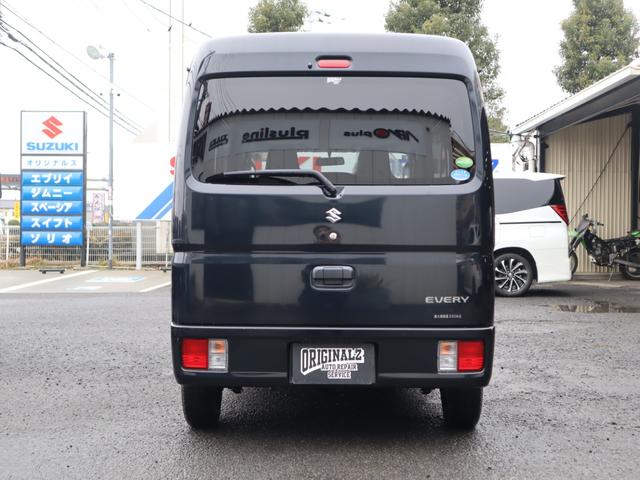 エブリイ ＰＣリミテッド　パートタイム４ＷＤ（後輪駆動ベース）！インパネ５速ＭＴ車！純正オーディオ！ＣＤ！キーレス！スペアキー有！純正フロアマット！ワンオーナー！（6枚目）
