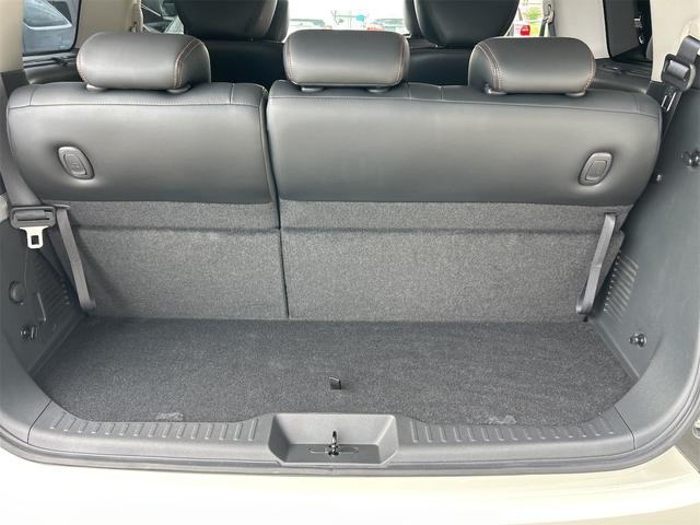 エルグランド ２５０ハイウェイスターアーバンクロム　社外ナビ／後席モニター／Ｂｌｕｅｔｏｏｔｈ／フルセグＴＶ／バックカメラ／ビルトインＥＴＣ／両側電動スライドドア／ＨＩＤライト／フォグライト／純正アルミホイール（18枚目）