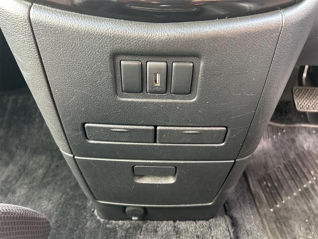 エルグランド ２５０ハイウェイスターアーバンクロム　社外ナビ／後席モニター／Ｂｌｕｅｔｏｏｔｈ／フルセグＴＶ／バックカメラ／ビルトインＥＴＣ／両側電動スライドドア／ＨＩＤライト／フォグライト／純正アルミホイール（22枚目）