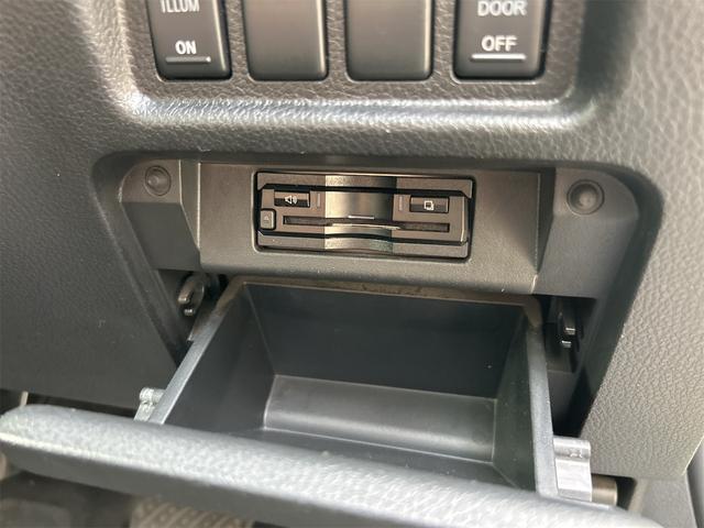 エルグランド ２５０ハイウェイスターアーバンクロム　社外ナビ／後席モニター／Ｂｌｕｅｔｏｏｔｈ／フルセグＴＶ／バックカメラ／ビルトインＥＴＣ／両側電動スライドドア／ＨＩＤライト／フォグライト／純正アルミホイール（36枚目）