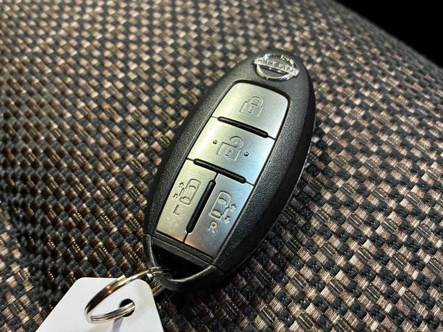 セレナ ハイウェイスター Vセレ+セーフティII SHV 禁煙車 純正8インチナビ フリップダウンモニター 両側電動スライドドア 全周囲カメラ 衝突軽減ブレーキ&レーンアシスト コーナーセンサー LEDヘッドライト フルセグTV ETC インテリキー(10枚目)