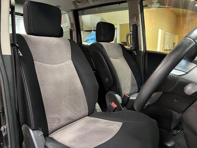 セレナ ライダー ブラックライン S-ハイブリッド 禁煙車 純正8インチナビ&フリップダウンモニター 両側パワースライドドア アラウンドビューモニター(全周囲カメラ)エマージェンシーブレーキ LEDヘッドライト ライダー専用エアロパーツ(オーテック)(54枚目)