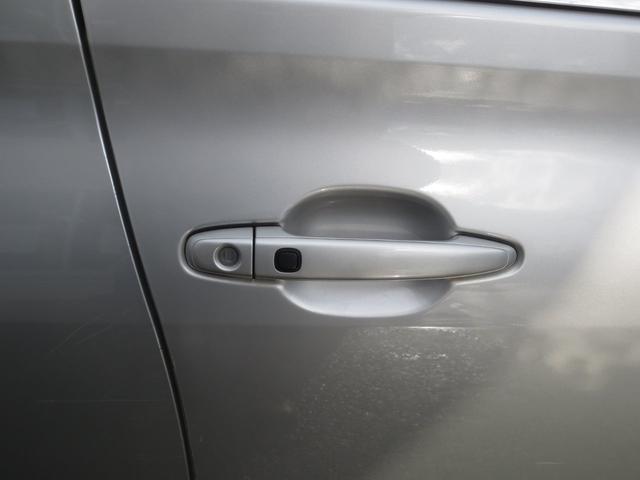 240 7名乗り 3列シート ナビ フルセグTV Bluetooth接続可 CD/DVD オートライト HID プッシュスタート 電動格納ドアミラー(5枚目)