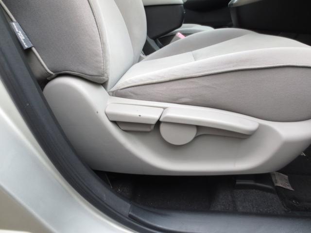 240 7名乗り 3列シート ナビ フルセグTV Bluetooth接続可 CD/DVD オートライト HID プッシュスタート 電動格納ドアミラー(11枚目)