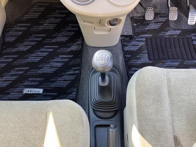 ムーヴ Ｌ　５ＭＴ　マニュアル車　キーレスエントリー　純正オーディオＣＤ／ＡＭ／ＦＭ　エアコン　パワステ　パワーウィンドウ　エアバック　盗難防止システム　衝突安全ボディ（4枚目）