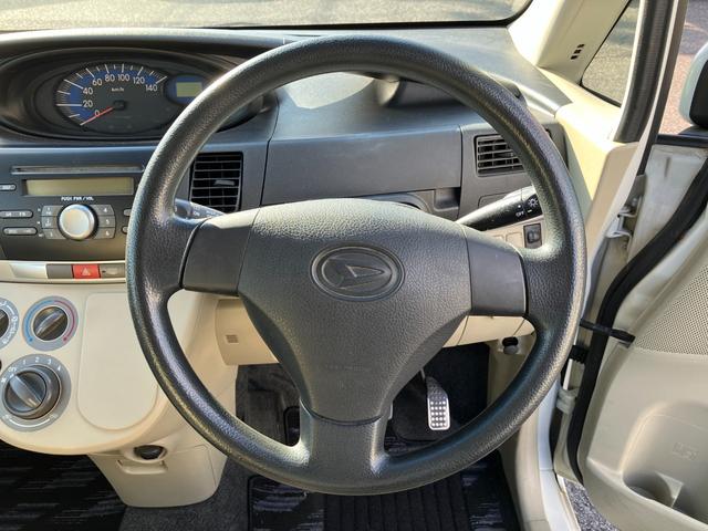 ムーヴ Ｌ　５ＭＴ　マニュアル車　キーレスエントリー　純正オーディオＣＤ／ＡＭ／ＦＭ　エアコン　パワステ　パワーウィンドウ　エアバック　盗難防止システム　衝突安全ボディ（5枚目）