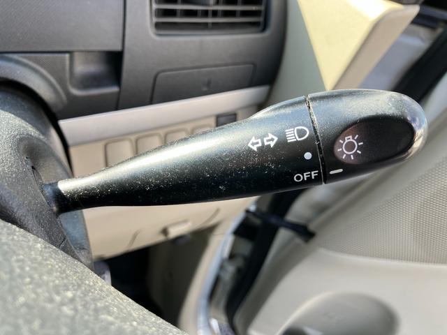 ムーヴ Ｌ　５ＭＴ　マニュアル車　キーレスエントリー　純正オーディオＣＤ／ＡＭ／ＦＭ　エアコン　パワステ　パワーウィンドウ　エアバック　盗難防止システム　衝突安全ボディ（9枚目）