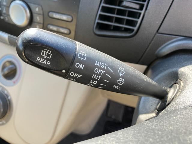 ムーヴ Ｌ　５ＭＴ　マニュアル車　キーレスエントリー　純正オーディオＣＤ／ＡＭ／ＦＭ　エアコン　パワステ　パワーウィンドウ　エアバック　盗難防止システム　衝突安全ボディ（10枚目）