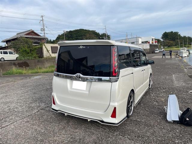 ヴォクシー ＺＳ　煌ＩＩ（9枚目）