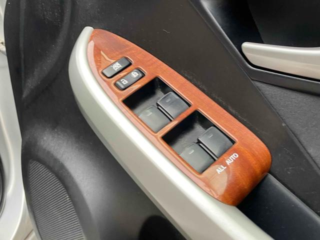 プリウス S ETC バックカメラ ナビ TV アルミホイール オートライト HID CVT スマートキー 電動格納ミラー 盗難防止システム CD DVD再生 ミュージックプレイヤー接続可 衝突安全ボディ ABS(11枚目)