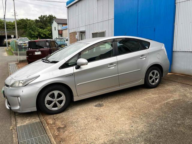 プリウス S ETC バックカメラ ナビ TV アルミホイール オートライト HID CVT スマートキー 電動格納ミラー 盗難防止システム CD DVD再生 ミュージックプレイヤー接続可 衝突安全ボディ ABS(16枚目)