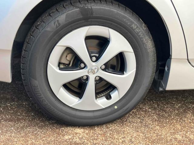 プリウス S ETC バックカメラ ナビ TV アルミホイール オートライト HID CVT スマートキー 電動格納ミラー 盗難防止システム CD DVD再生 ミュージックプレイヤー接続可 衝突安全ボディ ABS(20枚目)