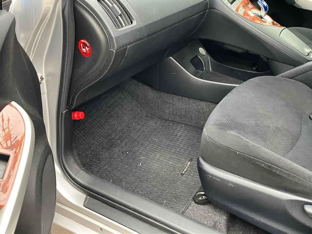 プリウス S ETC バックカメラ ナビ TV アルミホイール オートライト HID CVT スマートキー 電動格納ミラー 盗難防止システム CD DVD再生 ミュージックプレイヤー接続可 衝突安全ボディ ABS(21枚目)