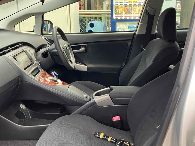 プリウス S ETC バックカメラ ナビ TV アルミホイール オートライト HID CVT スマートキー 電動格納ミラー 盗難防止システム CD DVD再生 ミュージックプレイヤー接続可 衝突安全ボディ ABS(22枚目)