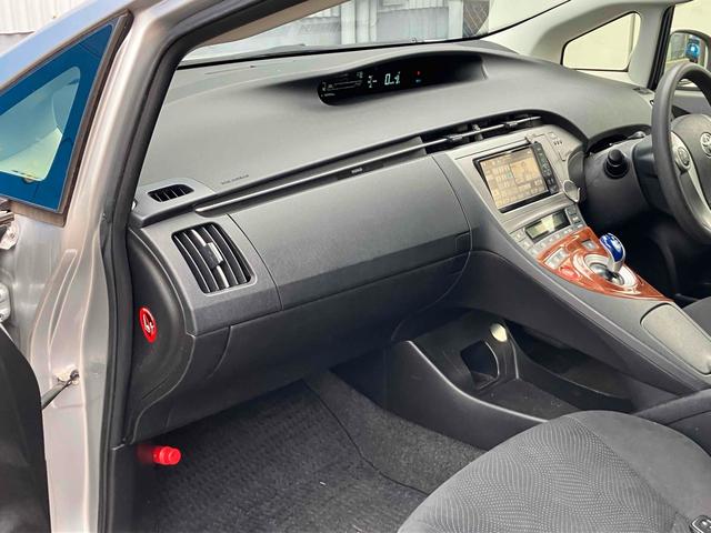 プリウス S ETC バックカメラ ナビ TV アルミホイール オートライト HID CVT スマートキー 電動格納ミラー 盗難防止システム CD DVD再生 ミュージックプレイヤー接続可 衝突安全ボディ ABS(24枚目)