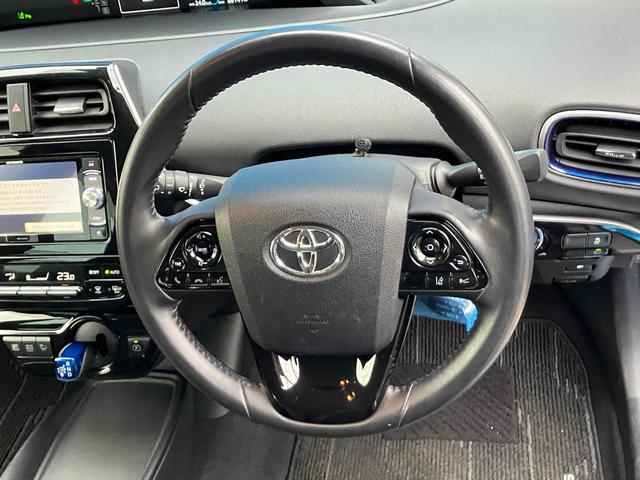 プリウス Sツーリングセレクション ETC レーンアシスト オートクルーズコントロール 衝突被害軽減システム バックカメラ ナビ TV アルミホイール オートマチックハイビーム オートライト LEDヘッドランプ CVT シートヒーター(2枚目)