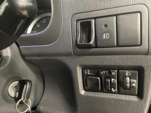 ジムニー ランドベンチャー　４ＷＤ　オーディオプレイヤー　ＣＤ再生　ＡＵＸ対応　１６インチ純正ＡＷ　ＥＴＣ　フロントフォグランプ　シートヒーター　ミラーヒーター　電格ミラー　ワイドバイザー　パワーウインドー　エアバック付き（29枚目）