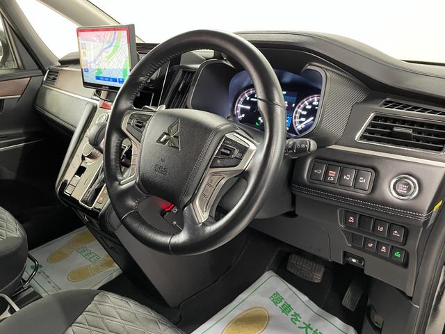 デリカD:5 P 4WD 8人乗り メモリーナビ フルセグTV 18インチ純正AW Bluetooth接続 全方位カメラ LEDヘッドライト ETC 両側スライドドア シートヒーター パワーシート プッシュスタート(17枚目)