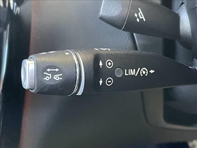 GLC 250 4MATIC スポーツ レーダーセーフティPKG 純正ナビTV アラウンドビューカメラ パワーシート レーダークルーズ ハーフレザーシート 電動リアゲート シートヒーター(3枚目)