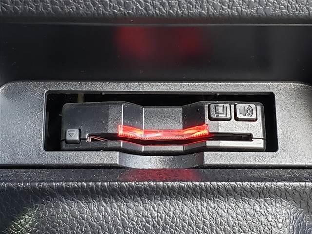 Gi 8人乗り 両側パワースライドドア レザーシート LEDヘッド 純正7インチナビ スマートキー クルーズコントロール シートヒーター 3列シート バックカメラ ユーザー買取車両 ビルトインETC(13枚目)