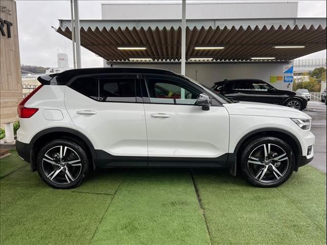 ＸＣ４０ Ｔ５　ＡＷＤ　Ｒデザイン　純正ナビ　シートヒーター　ステアリングヒーター　３６０°ビュー　パワーバックドア　ハーフレザーシート　ブラックルーフ　アップルカープレイ　フルセグ　レーダークルーズコントロール　プッシュスタート（15枚目）