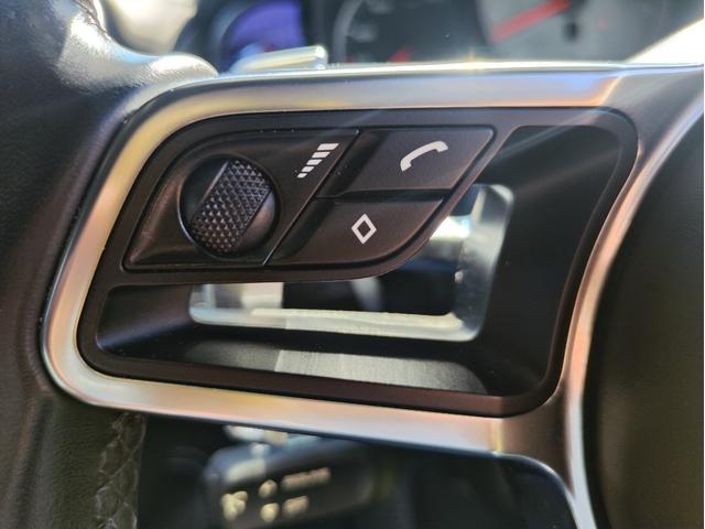 カイエン ＧＴＳ　赤キャリパー　エアサス　シートヒーター　クラリオンナビ　Ｂｌｕｅｔｏｏｔｈ接続　バックカメラ　純正アルミホイール　ステアリングスイッチ　クルーズコントロール　レーダー探知機　ステアリングスイッチ（51枚目）