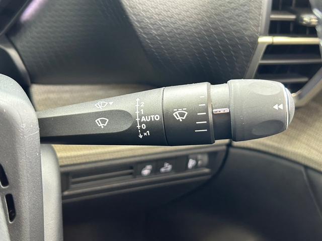 シャインパック　サンルーフ　デジタルインナーミラー　シートヒーター　シートクーラー　ドライブレコーダー　レーダークルーズコントロール　ヘッドアップディスプレイ　アップルカープレイ　パワーシート　ステアリングスイッチ(25枚目)