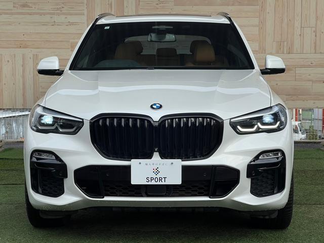 Ｘ５ ｘＤｒｉｖｅ　３５ｄ　Ｍスポーツ　温冷ドリンクホルダー　茶革　サンルーフ　クリスタルシフトノブ　レーダークルーズコントロール　２１インチアルミホイール　レーダークルーズコントロール　パワーバックドア　パワーシート　アップルカープレイ（33枚目）