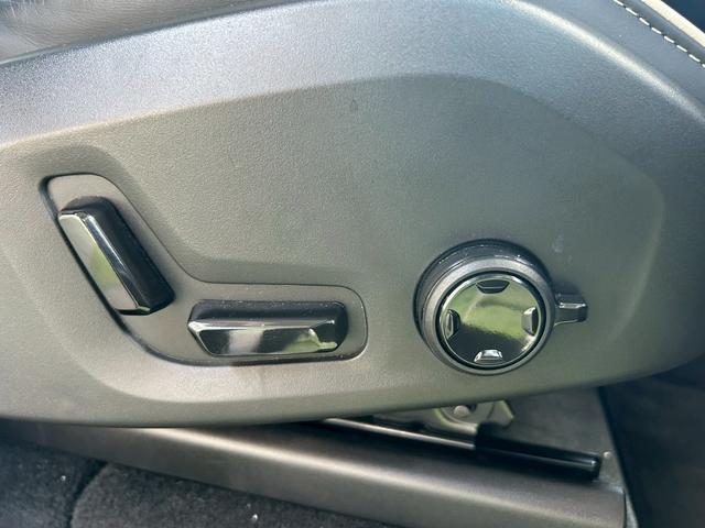 ＸＣ９０ Ｂ６　ＡＷＤ　Ｒデザイン　Ｂｏｗｅｒ＆Ｗｉｌｌｋｉｎｓ／サンルーフ／黒革シート／ＡｐｐｌｅＣａｒＰｌａｙ／全周囲カメラ／全席シートヒーター／ブラインドスポットモニター／ステアリングヒーター／電動リアゲート／パワーシート・メモリ（32枚目）