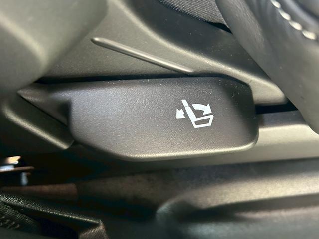 ＸＣ９０ Ｂ６　ＡＷＤ　Ｒデザイン　Ｂｏｗｅｒ＆Ｗｉｌｌｋｉｎｓ／サンルーフ／黒革シート／ＡｐｐｌｅＣａｒＰｌａｙ／全周囲カメラ／全席シートヒーター／ブラインドスポットモニター／ステアリングヒーター／電動リアゲート／パワーシート・メモリ（68枚目）