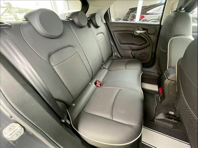 ５００Ｘ クロス　ＡｐｐｌｅＣａｒＰｌａｙ／シートヒーター／パワーシート／アダプティブクルーズコントロール／ブラインドスポットモニター／バックカメラ／ＥＴＣ車載器／アイドリングストップ／パドルシフト／クリアランスソナー（5枚目）