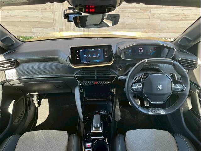 ２０８ ＧＴライン　ＡｐｐｌｅＣａｒＰｌａｙ／アダプティブクルーズコントロール／ブラインドスポットモニター／レーンキープアシスト／ワイヤレス充電／パドルシフト／バックカメラ／ＥＴＣ／ＵＳＢポート／アイドリングストップ（2枚目）