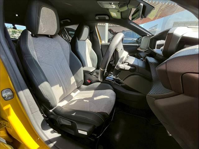２０８ ＧＴライン　ＡｐｐｌｅＣａｒＰｌａｙ／アダプティブクルーズコントロール／ブラインドスポットモニター／レーンキープアシスト／ワイヤレス充電／パドルシフト／バックカメラ／ＥＴＣ／ＵＳＢポート／アイドリングストップ（4枚目）