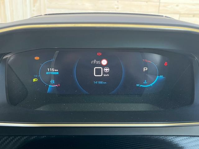 ２０８ ＧＴライン　ＡｐｐｌｅＣａｒＰｌａｙ／アダプティブクルーズコントロール／ブラインドスポットモニター／レーンキープアシスト／ワイヤレス充電／パドルシフト／バックカメラ／ＥＴＣ／ＵＳＢポート／アイドリングストップ（28枚目）