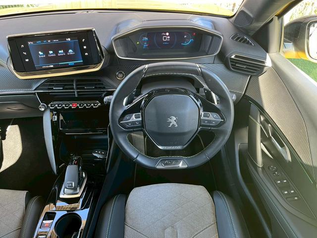 ２０８ ＧＴライン　ＡｐｐｌｅＣａｒＰｌａｙ／アダプティブクルーズコントロール／ブラインドスポットモニター／レーンキープアシスト／ワイヤレス充電／パドルシフト／バックカメラ／ＥＴＣ／ＵＳＢポート／アイドリングストップ（29枚目）