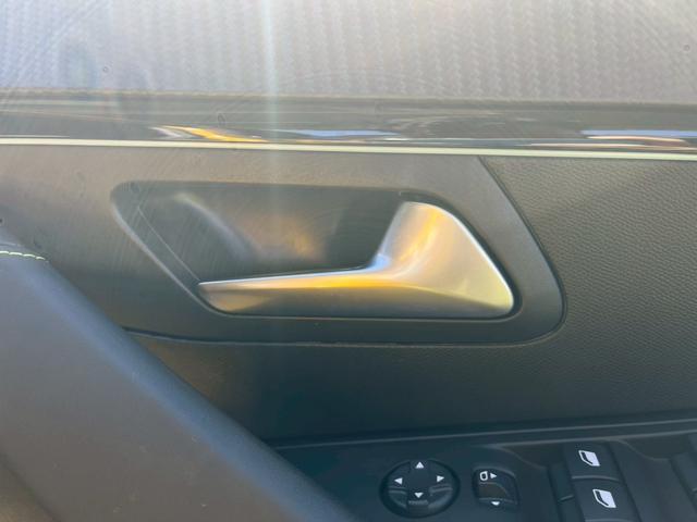 ２０８ ＧＴライン　ＡｐｐｌｅＣａｒＰｌａｙ／アダプティブクルーズコントロール／ブラインドスポットモニター／レーンキープアシスト／ワイヤレス充電／パドルシフト／バックカメラ／ＥＴＣ／ＵＳＢポート／アイドリングストップ（38枚目）