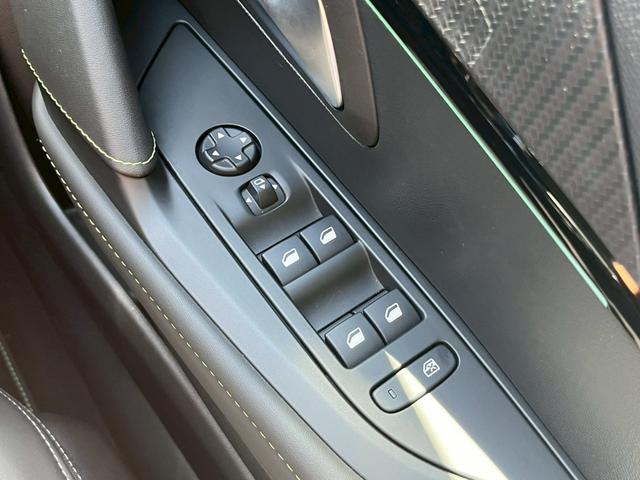 ２０８ ＧＴライン　ＡｐｐｌｅＣａｒＰｌａｙ／アダプティブクルーズコントロール／ブラインドスポットモニター／レーンキープアシスト／ワイヤレス充電／パドルシフト／バックカメラ／ＥＴＣ／ＵＳＢポート／アイドリングストップ（42枚目）