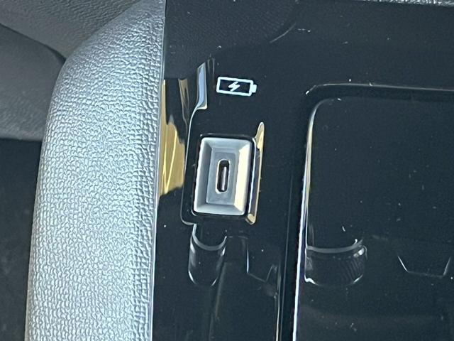 ２０８ ＧＴライン　ＡｐｐｌｅＣａｒＰｌａｙ／アダプティブクルーズコントロール／ブラインドスポットモニター／レーンキープアシスト／ワイヤレス充電／パドルシフト／バックカメラ／ＥＴＣ／ＵＳＢポート／アイドリングストップ（50枚目）