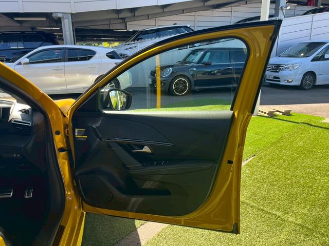２０８ ＧＴライン　ＡｐｐｌｅＣａｒＰｌａｙ／アダプティブクルーズコントロール／ブラインドスポットモニター／レーンキープアシスト／ワイヤレス充電／パドルシフト／バックカメラ／ＥＴＣ／ＵＳＢポート／アイドリングストップ（76枚目）