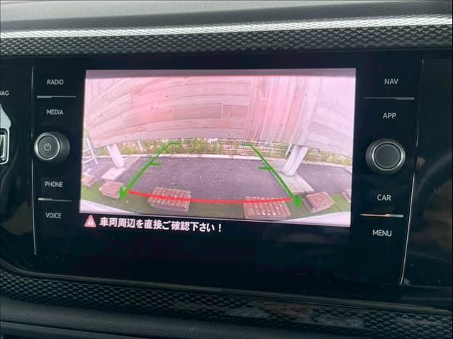 ポロ ＴＳＩアクティブベーシック　ＡｐｐｌｅＣａｒＰｌａｙ／フルセグＴＶ／バックカメラ／クルーズコントロール／パドルシフト／ワイヤレス充電／ＥＴＣ車載器／アイドリングストップ／ＵＳＢ－Ｃポート／デジタルメータ／レーンキープアシスト（3枚目）