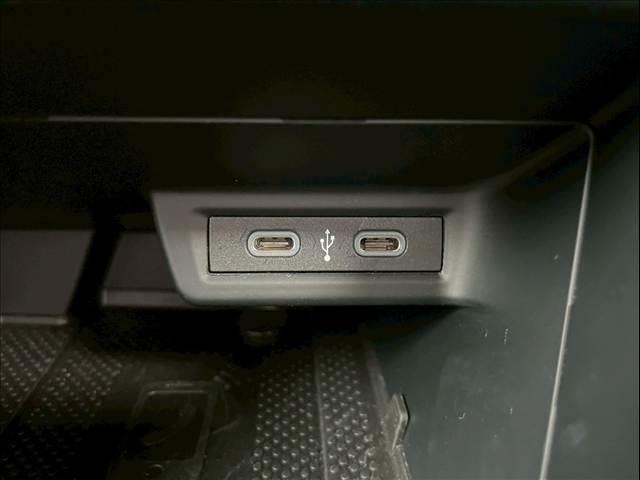 ポロ ＴＳＩアクティブベーシック　ＡｐｐｌｅＣａｒＰｌａｙ／フルセグＴＶ／バックカメラ／クルーズコントロール／パドルシフト／ワイヤレス充電／ＥＴＣ車載器／アイドリングストップ／ＵＳＢ－Ｃポート／デジタルメータ／レーンキープアシスト（10枚目）