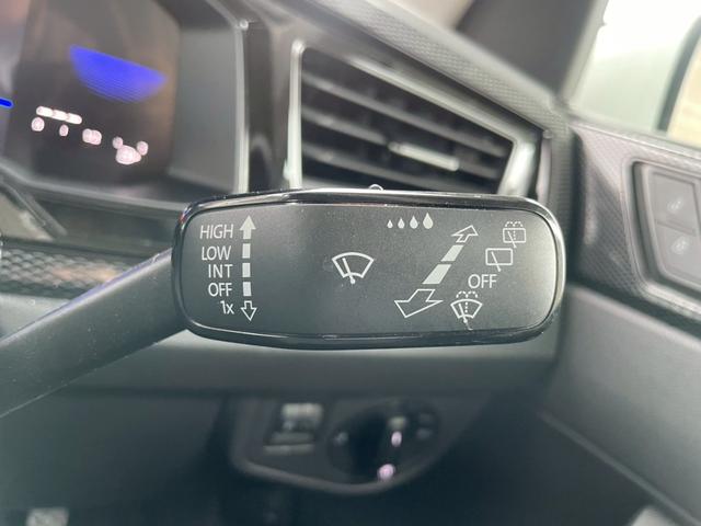 ポロ ＴＳＩアクティブベーシック　ＡｐｐｌｅＣａｒＰｌａｙ／フルセグＴＶ／バックカメラ／クルーズコントロール／パドルシフト／ワイヤレス充電／ＥＴＣ車載器／アイドリングストップ／ＵＳＢ－Ｃポート／デジタルメータ／レーンキープアシスト（34枚目）