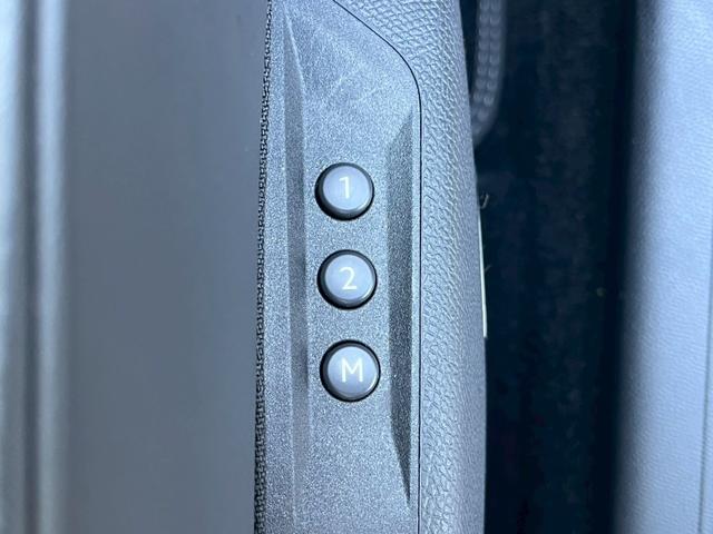 DS4 リヴォリ ブルーHDi AppleCarPlay/FOCALサウンド/シートクーラ/シートヒータ/全方位カメラ/アダプティブクルーズコントロール/ヘッドアップディスプレイ/メモリー付きパワーシート/ブラインドスポットモニター(42枚目)