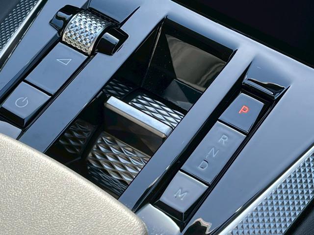 DS4 リヴォリ ブルーHDi AppleCarPlay/FOCALサウンド/シートクーラ/シートヒータ/全方位カメラ/アダプティブクルーズコントロール/ヘッドアップディスプレイ/メモリー付きパワーシート/ブラインドスポットモニター(47枚目)