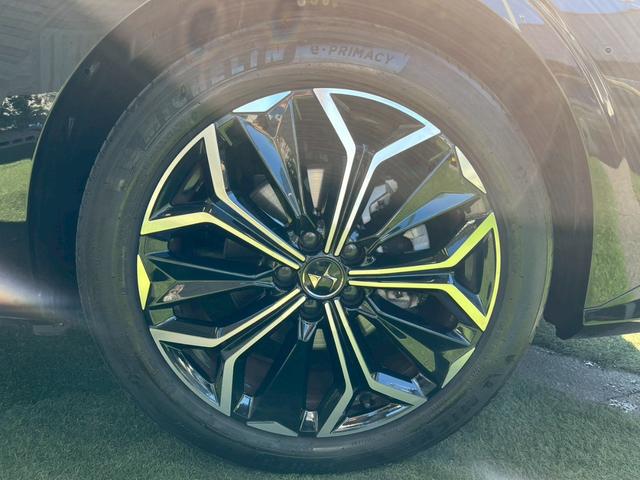 DS4 リヴォリ ブルーHDi AppleCarPlay/FOCALサウンド/シートクーラ/シートヒータ/全方位カメラ/アダプティブクルーズコントロール/ヘッドアップディスプレイ/メモリー付きパワーシート/ブラインドスポットモニター(70枚目)