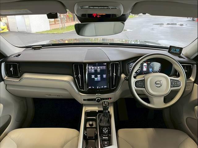 ＸＣ６０ Ｄ４　ＡＷＤ　モーメンタム　ＡｐｐｌｅＣａｒＰｌａｙ／フルセグＴＶ／シートヒーター／白革シート／アダプティブクルーズコントロール／ブラインドスポットモニター／メモリー付きパワーシート／パワーバックドア／Ｗエアコン／純正ナビ（2枚目）